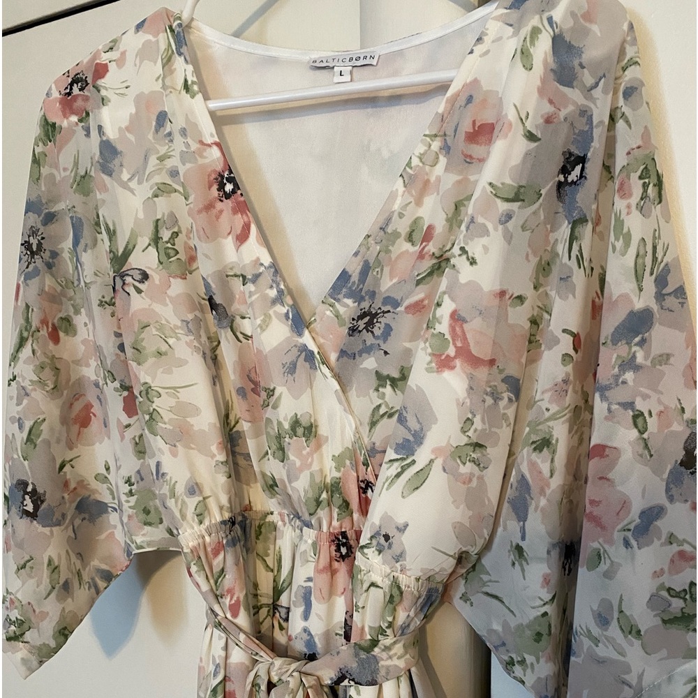 Pretty floral maxi dress with tie waist